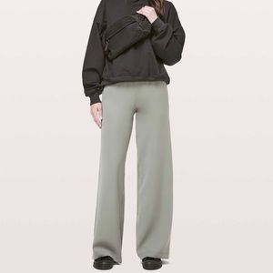 Lululemon On the Fly Wide Leg Woven 31” Pant